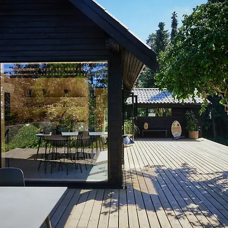 Let Inside And Outside Meet In Fjordly Ferienhaus