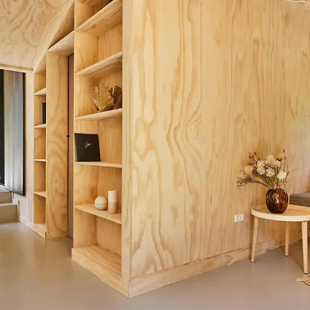 Let Inside And Outside Meet In Fjordly Semesterbostad *