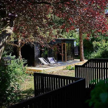 Let Inside And Outside Meet In Fjordly