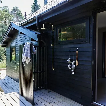 Semesterbostad Let Inside And Outside Meet In Fjordly