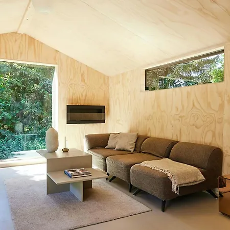 Let Inside And Outside Meet In Fjordly Semesterbostad *